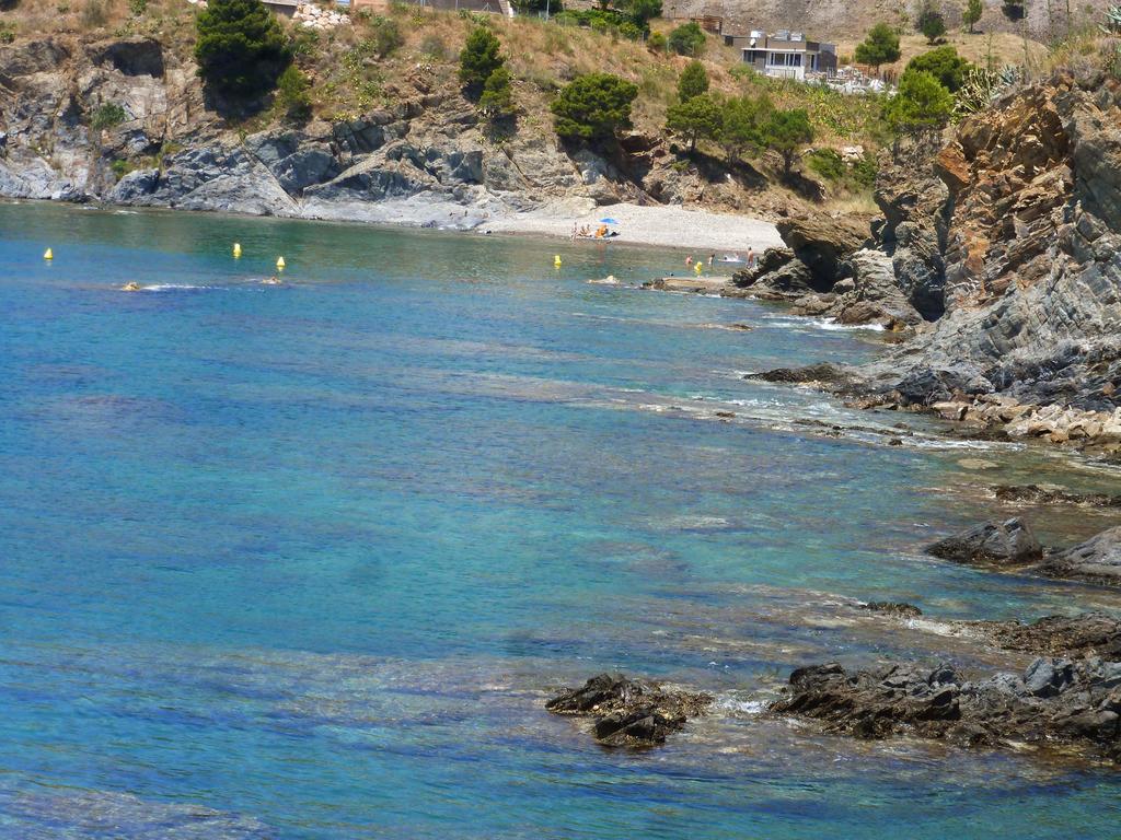 Apartment Rovellada Platja Colera Oda fotoğraf
