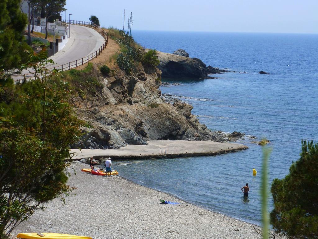 Apartment Rovellada Platja Colera Oda fotoğraf